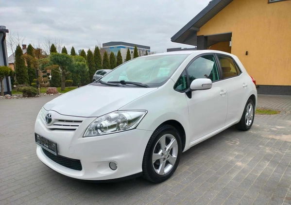 Toyota Auris cena 29900 przebieg: 172600, rok produkcji 2011 z Szczawnica małe 211